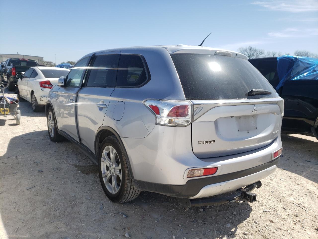 Photo 3 from auction – 2015 MITSUBISHI OUTLANDER with VIN JA4AD3A39FZ003724