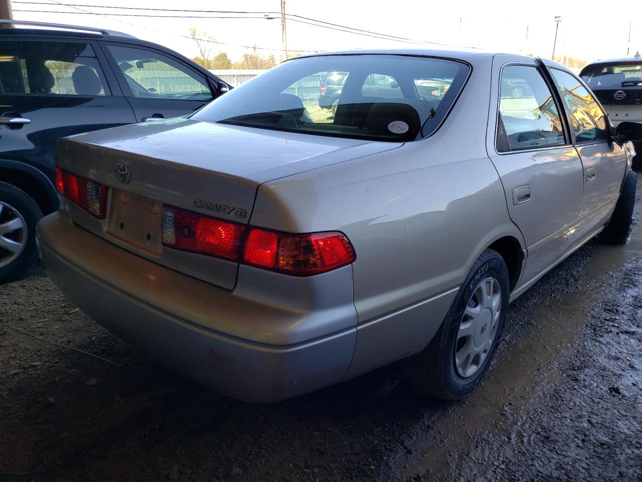 Photo 4 from auction – 2001 TOYOTA CAMRY CE with VIN 4T1BG22K41U774790