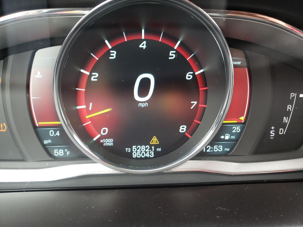 Photo 8 from auction – 2015 VOLVO XC60 T6 PR with VIN YV4902RB0F2623328
