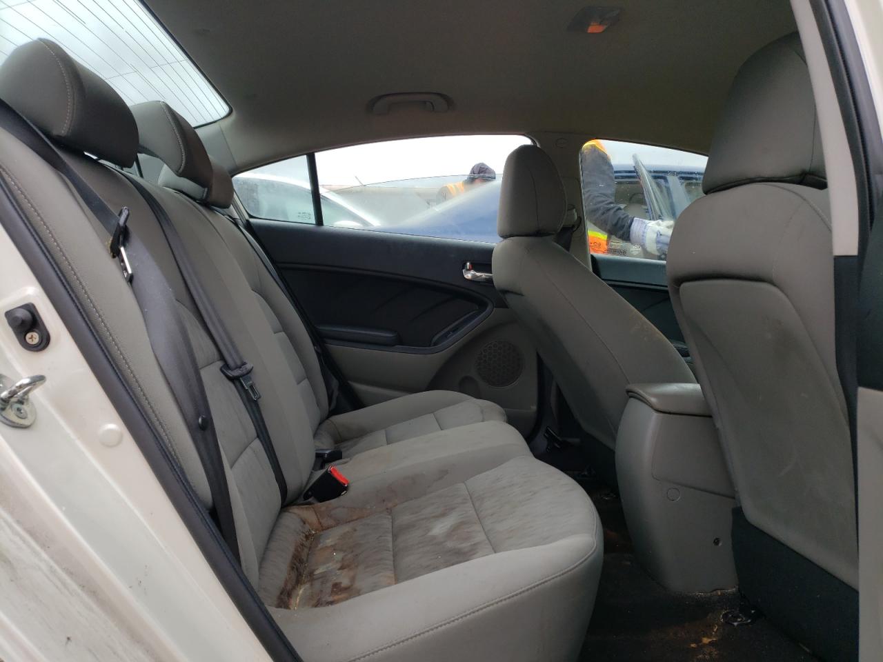 Photo 6 from auction – 2015 KIA FORTE LX with VIN KNAFK4A64F5400604