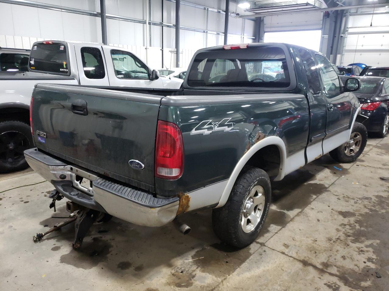 Photo 4 from auction – 2002 FORD F150 with VIN 2FTRX18L12CA67743