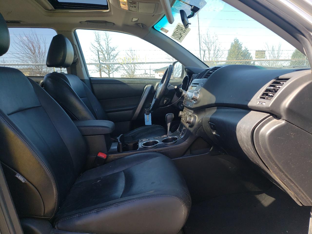 Photo 5 from auction – 2010 TOYOTA HIGHLANDER with VIN 5TDJK3EH1AS029472