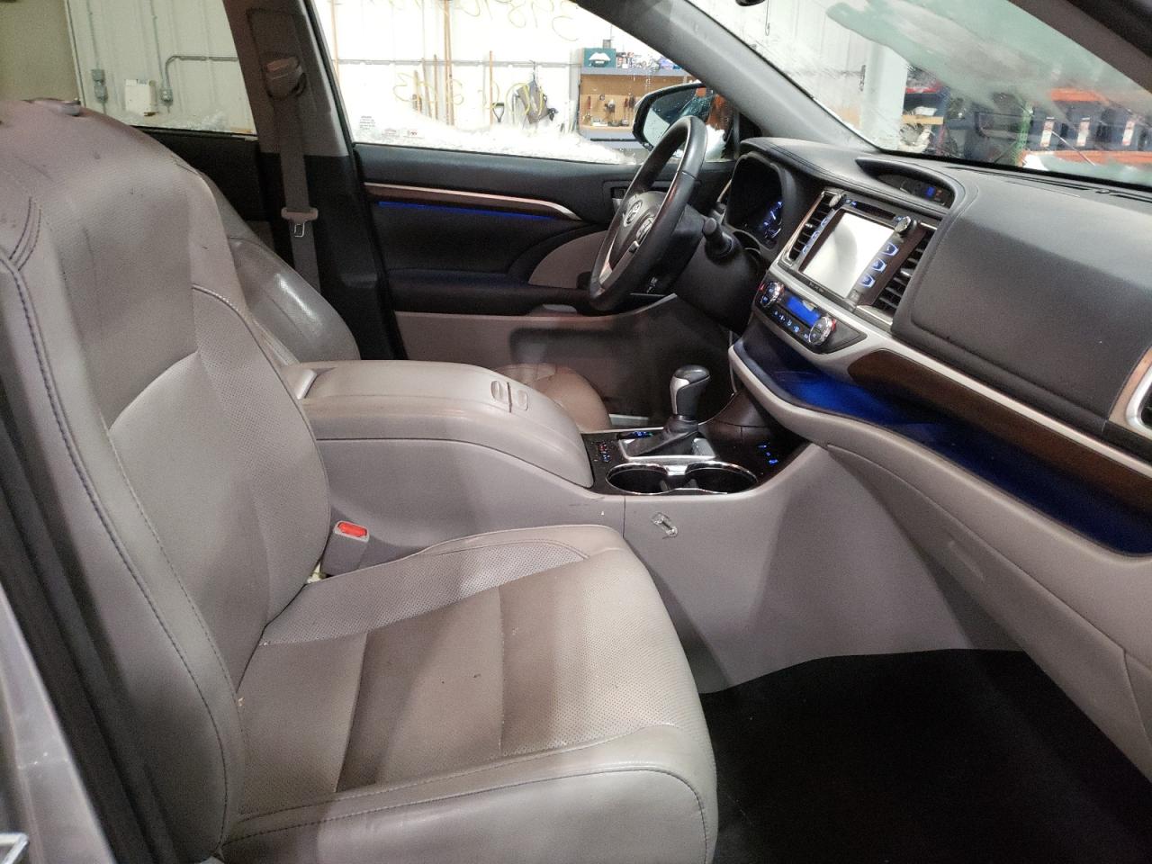 Photo 5 from auction – 2016 TOYOTA HIGHLANDER with VIN 5TDDKRFH6GS226595