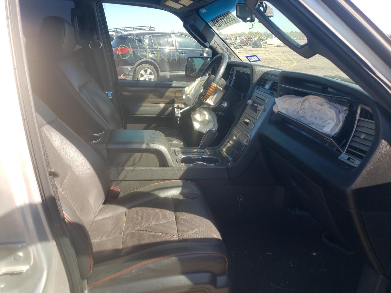 Photo 5 from auction – 2007 LINCOLN NAVIGATOR with VIN 5LMFU27527LJ20198
