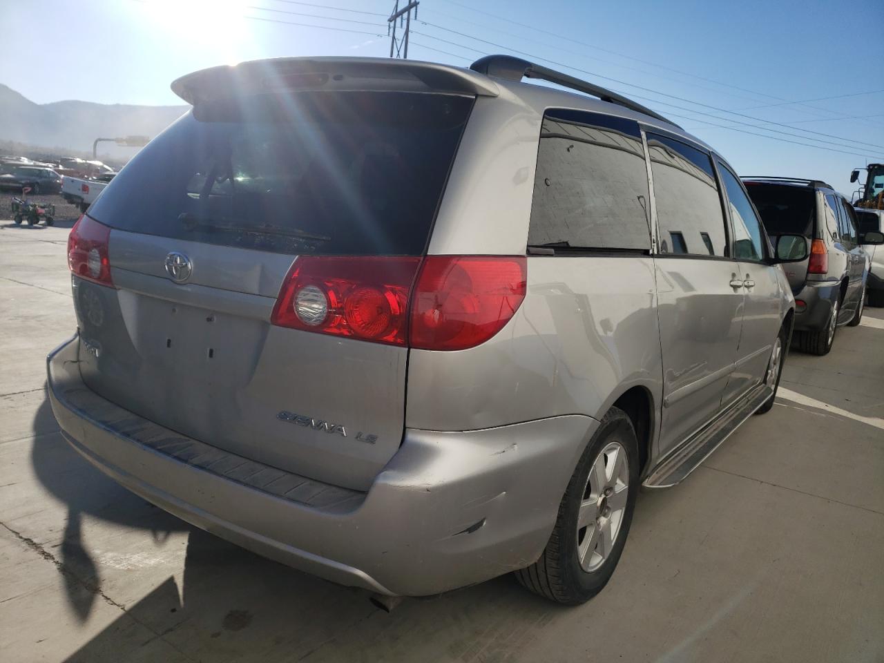 Photo 4 from auction – 2006 TOYOTA SIENNA CE with VIN 5TDZA23C86S520751