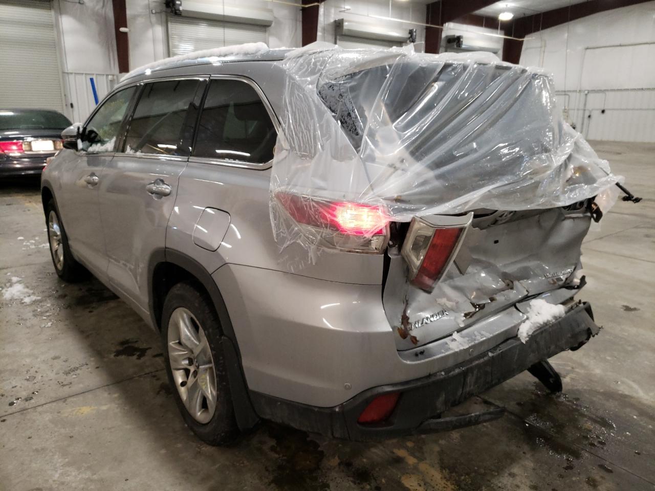 Photo 3 from auction – 2016 TOYOTA HIGHLANDER with VIN 5TDDKRFH6GS226595