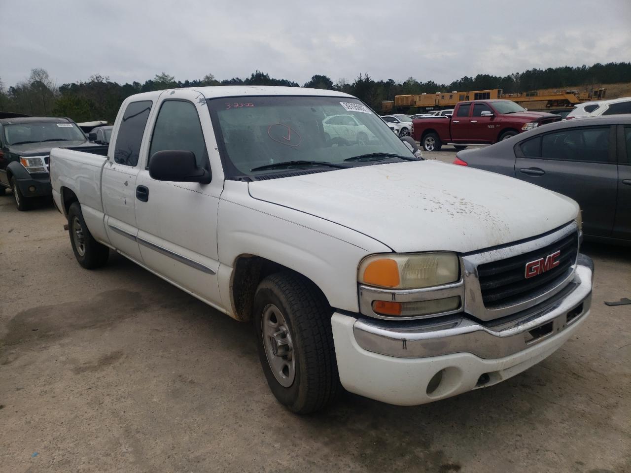 GMC NEW SIERRA 2004 with VIN 2GTEC19V241202110 - Photo from auction