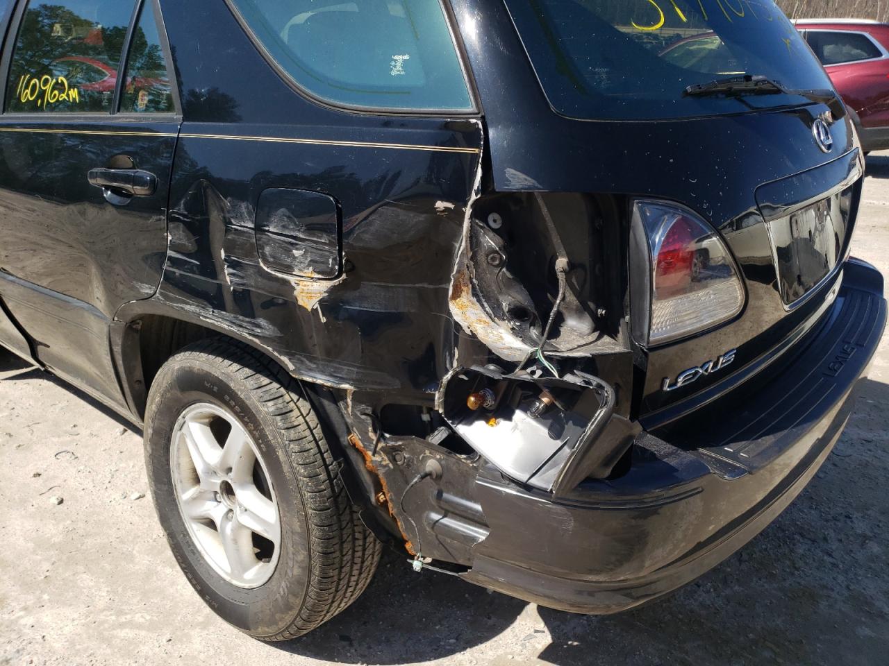 Photo 9 from auction – 2002 LEXUS RX 300 with VIN JTJHF10U420248391