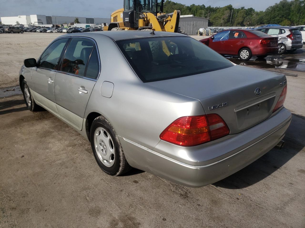 Photo 3 from auction – 2001 LEXUS LS 430 with VIN JTHBN30F610008555