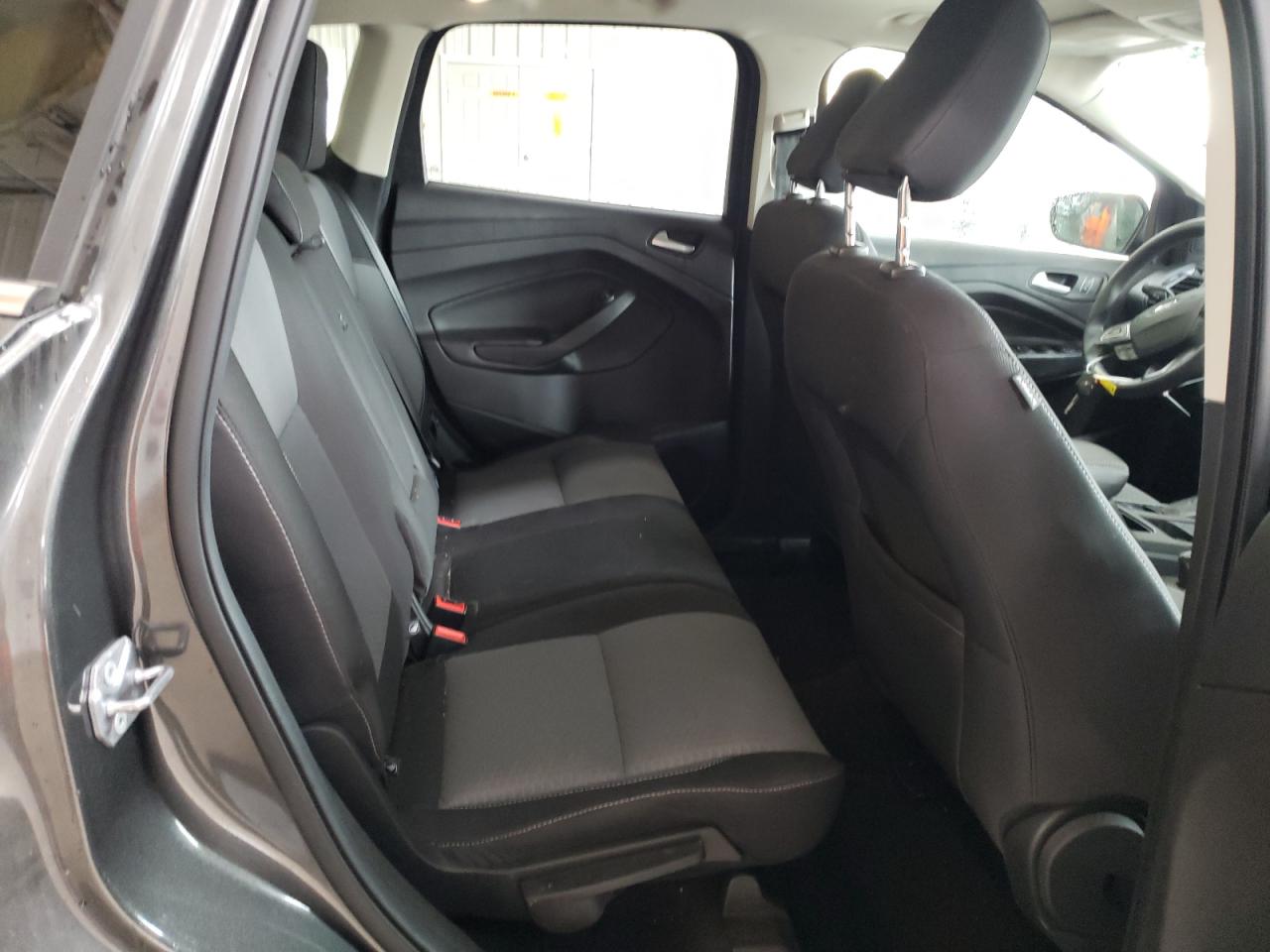 Photo 6 from auction – 2018 FORD ESCAPE SE with VIN 1FMCU9GD7JUA53783