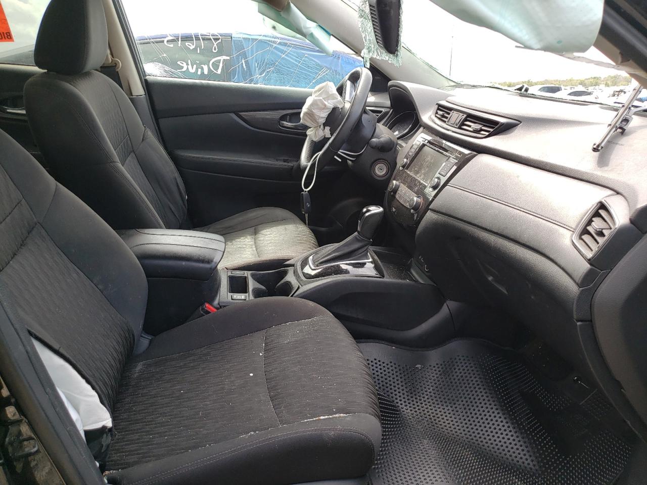 Photo 5 from auction – 2019 NISSAN ROGUE S with VIN 5N1AT2MT3KC837463