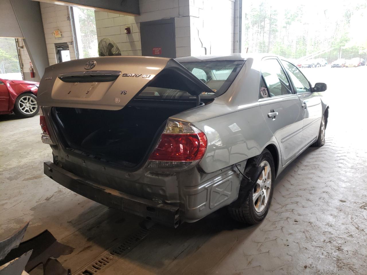 Photo 4 from auction – 2006 TOYOTA CAMRY LE with VIN 4T1BF30K76U631089