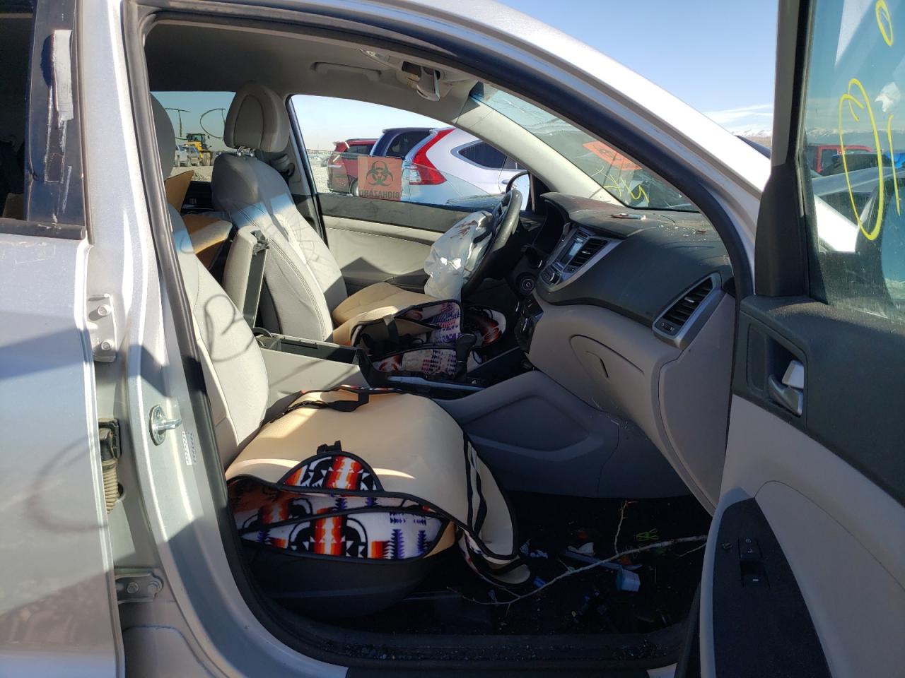 Photo 5 from auction – 2017 HYUNDAI TUCSON LIM with VIN KM8J3CA48HU476348