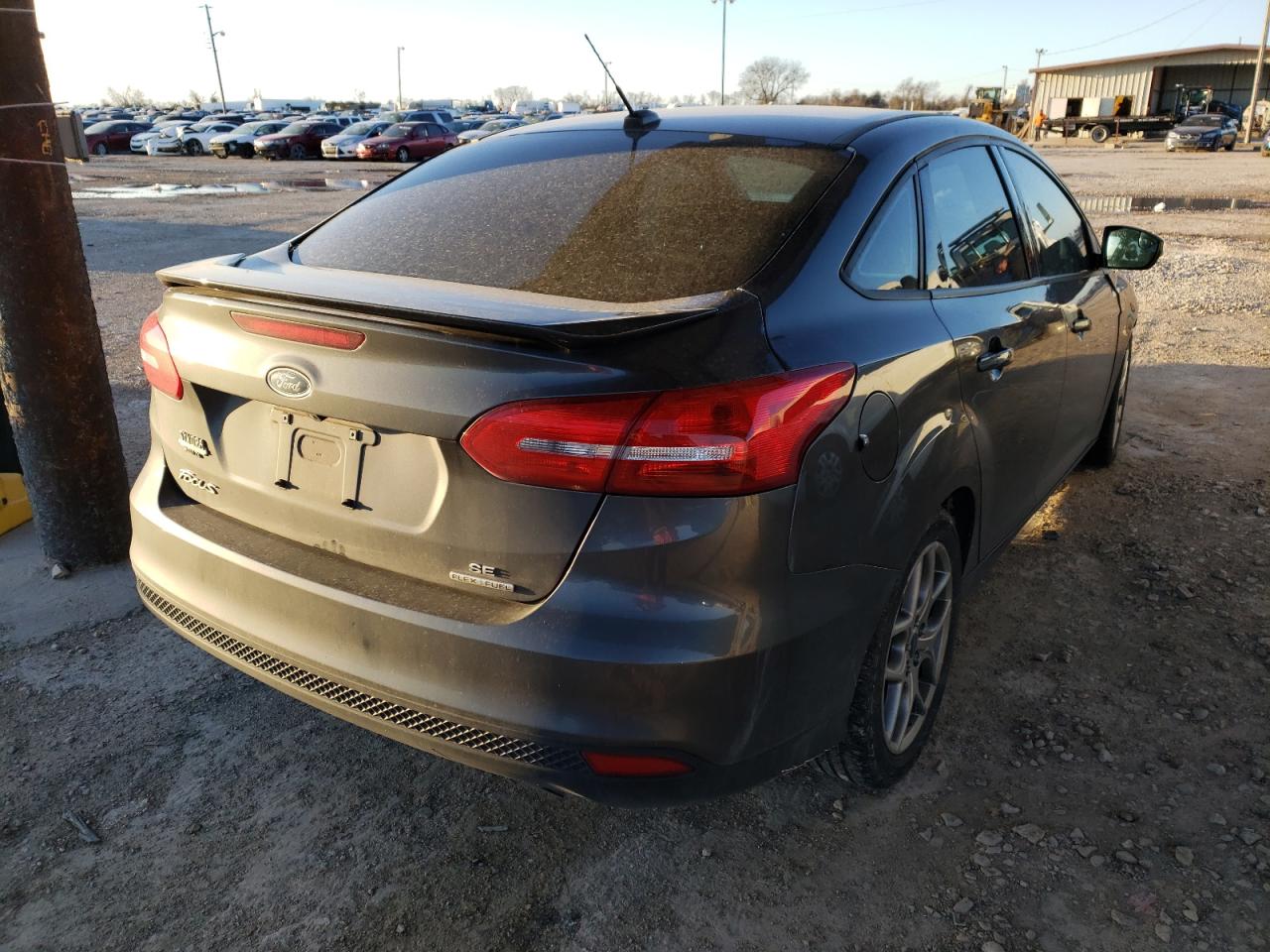 Photo 4 from auction – 2015 FORD FOCUS SE with VIN 1FADP3F26FL323733