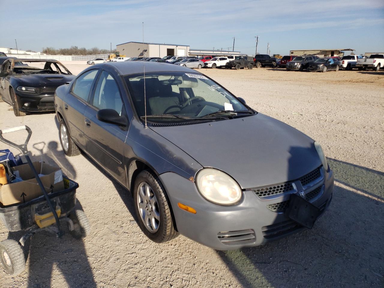 DODGE NEON SXT 2005 مع رقم تعريف المركبة 1B3ES56C85D169148 - صورة من المزاد