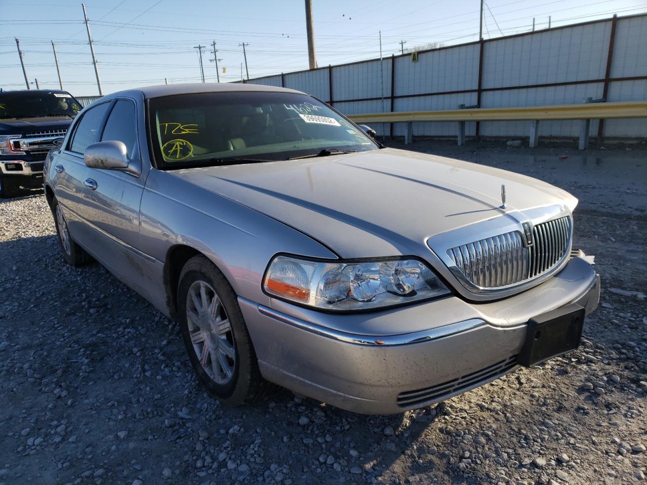 LINCOLN TOWN CAR S 2011 with VIN 2LNBL8CV9BX752480 - Photo from auction