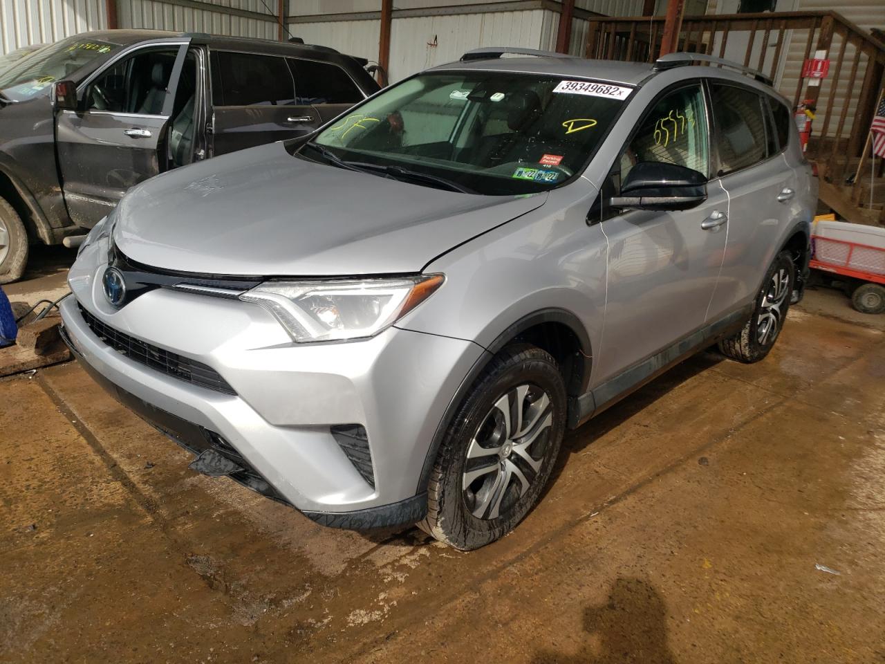 Photo 2 from auction – 2017 TOYOTA RAV4 LE with VIN 2T3BFREV7HW541697