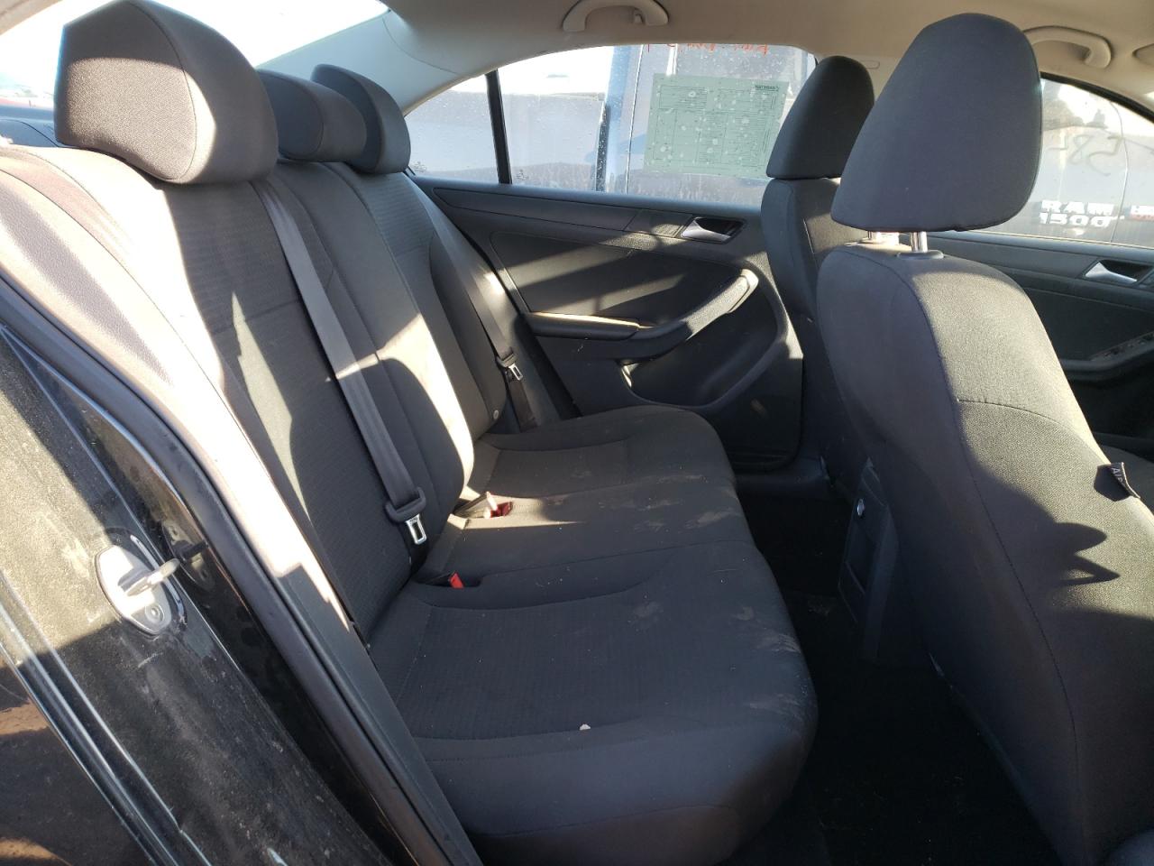 Photo 6 from auction – 2015 VOLKSWAGEN JETTA BASE with VIN 3VW2K7AJ2FM418579