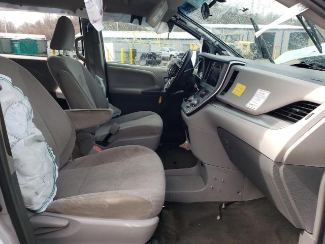 Photo 5 from auction – 2017 TOYOTA SIENNA with VIN 5TDZZ3DC6HS806050