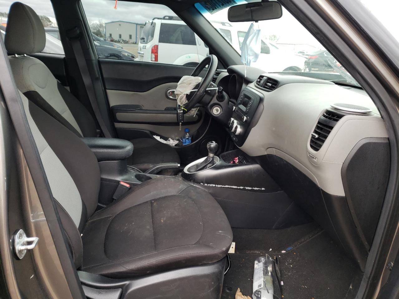 Photo 5 from auction – 2016 KIA SOUL with VIN KNDJN2A2XG7329761