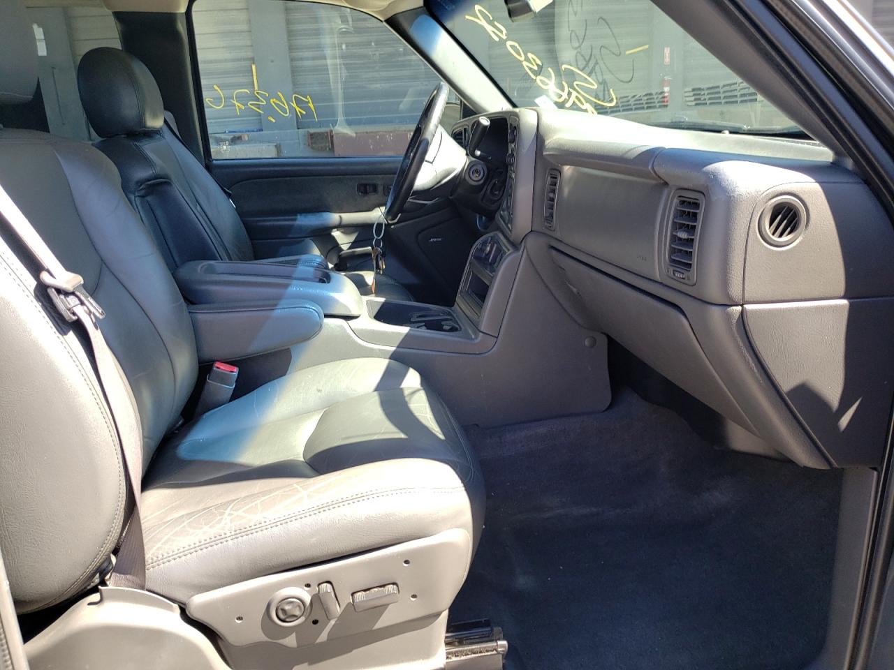 Photo 5 from auction – 2003 CHEVROLET SILVERADO with VIN 1GCHK29G43E208835