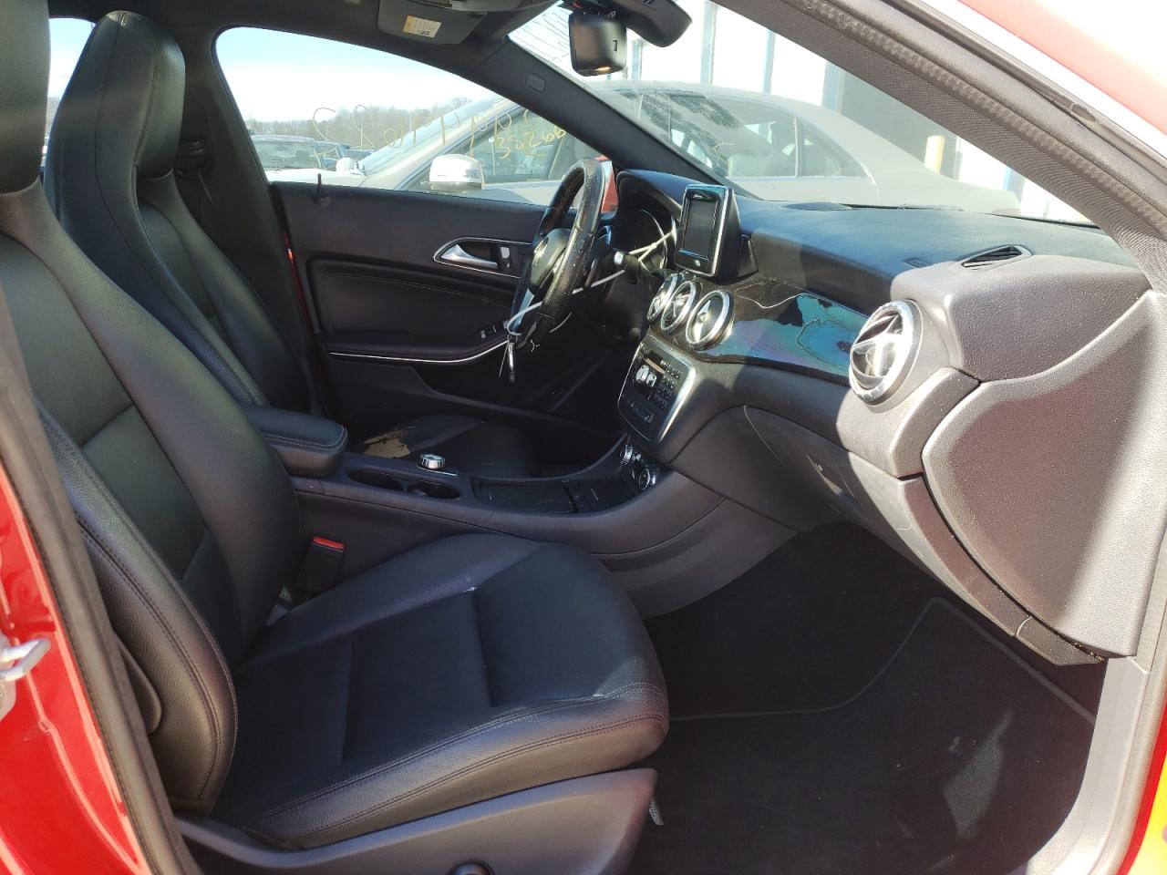 Photo 5 from auction – 2014 MERCEDES-BENZ CLA 250 with VIN WDDSJ4EB2EN041964