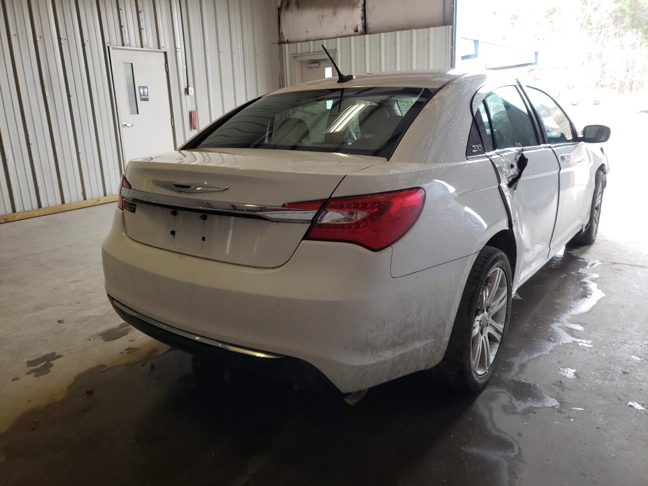 Photo 4 from auction – 2013 CHRYSLER 200 LX with VIN 1C3CCBAB9DN685869
