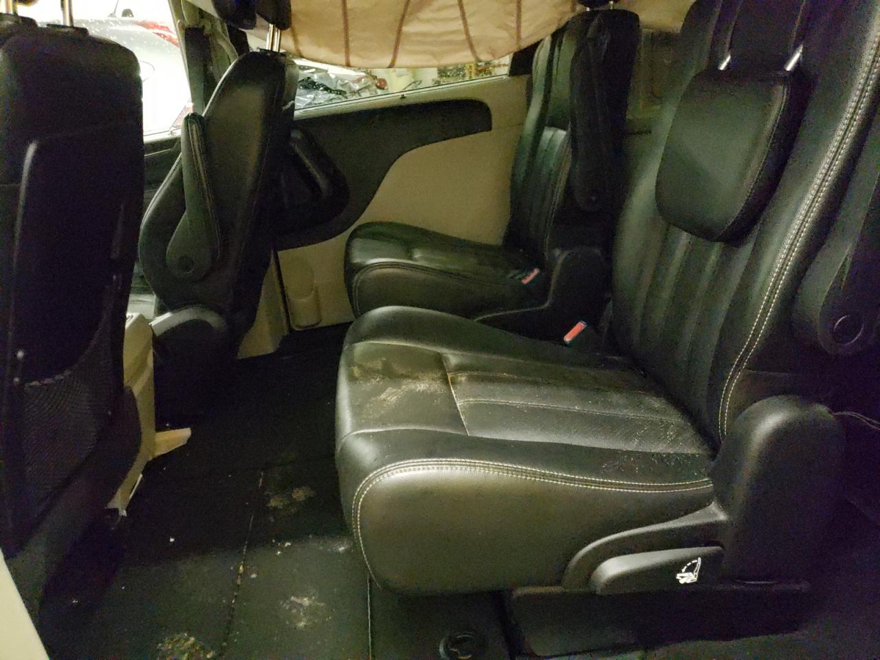 Photo 6 from auction – 2012 CHRYSLER TOWN & COU with VIN 2C4RC1CG1CR163201