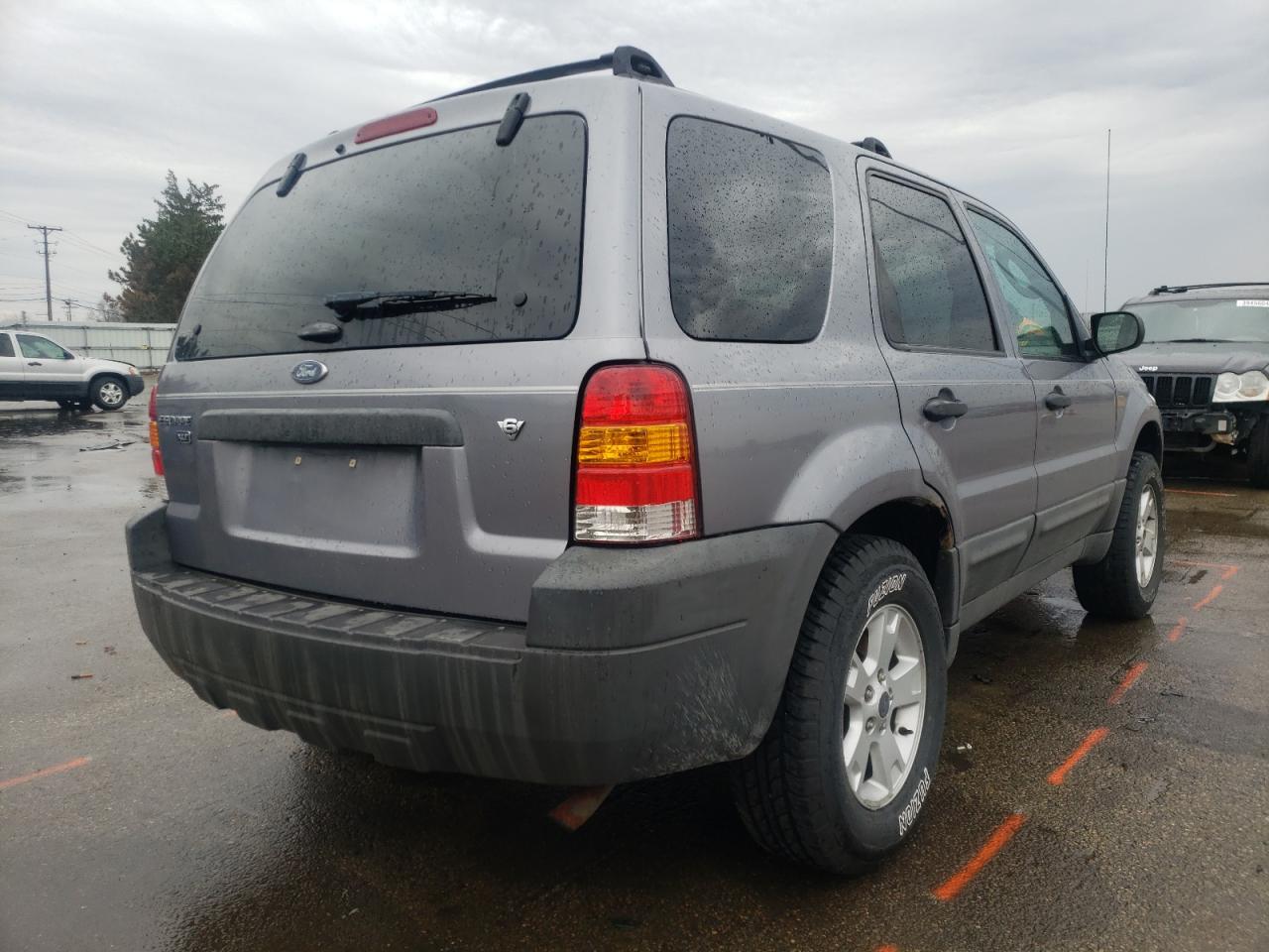 Photo 4 from auction – 2007 FORD ESCAPE XLT with VIN 1FMCU93147KC07821
