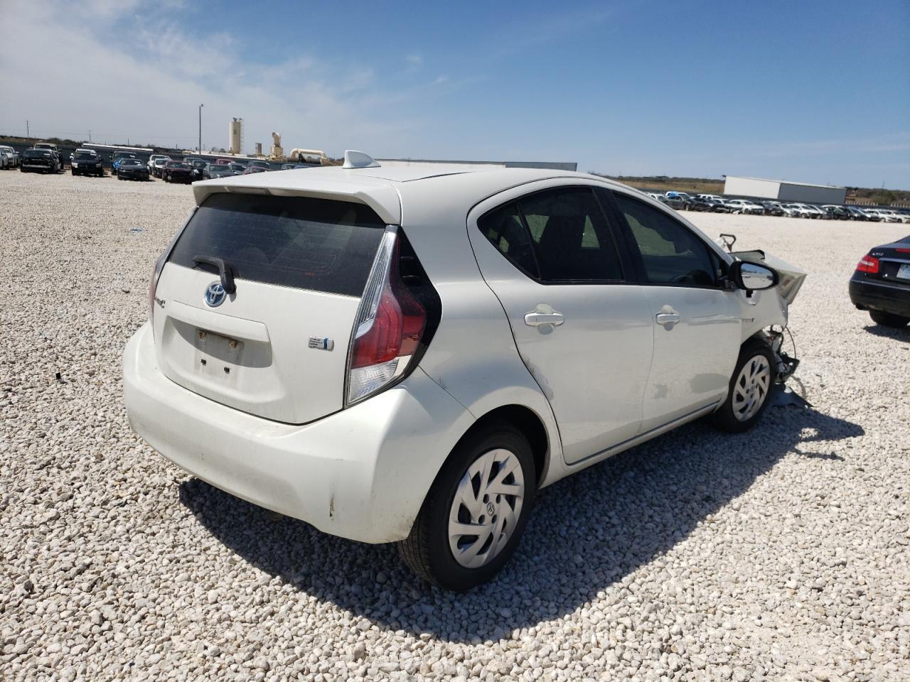 Photo 4 from auction – 2016 TOYOTA PRIUS C with VIN JTDKDTB30G1132167