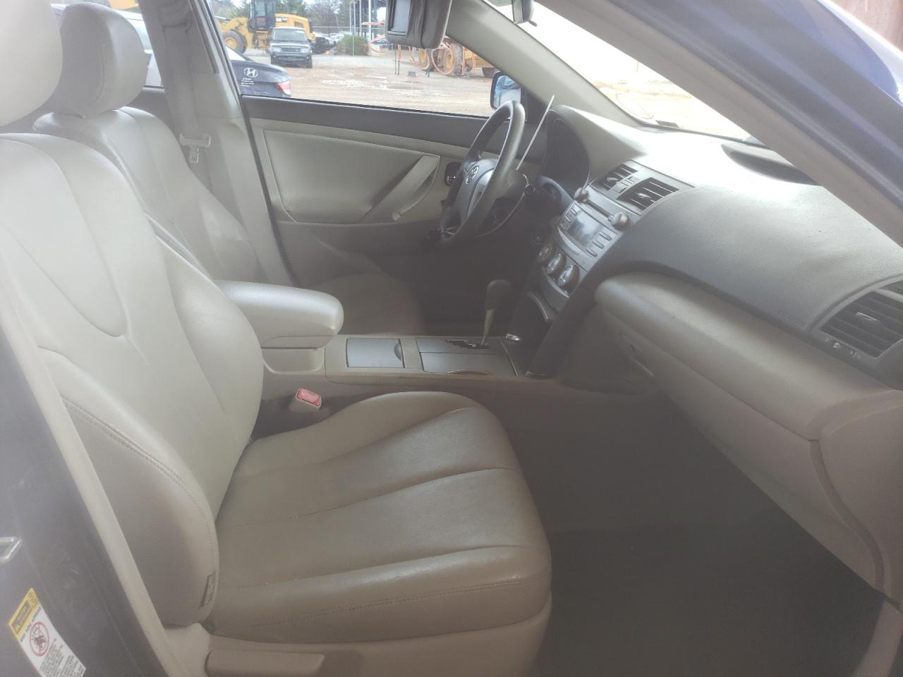 Photo 5 from auction – 2011 TOYOTA CAMRY BASE with VIN 4T1BF3EK8BU760204
