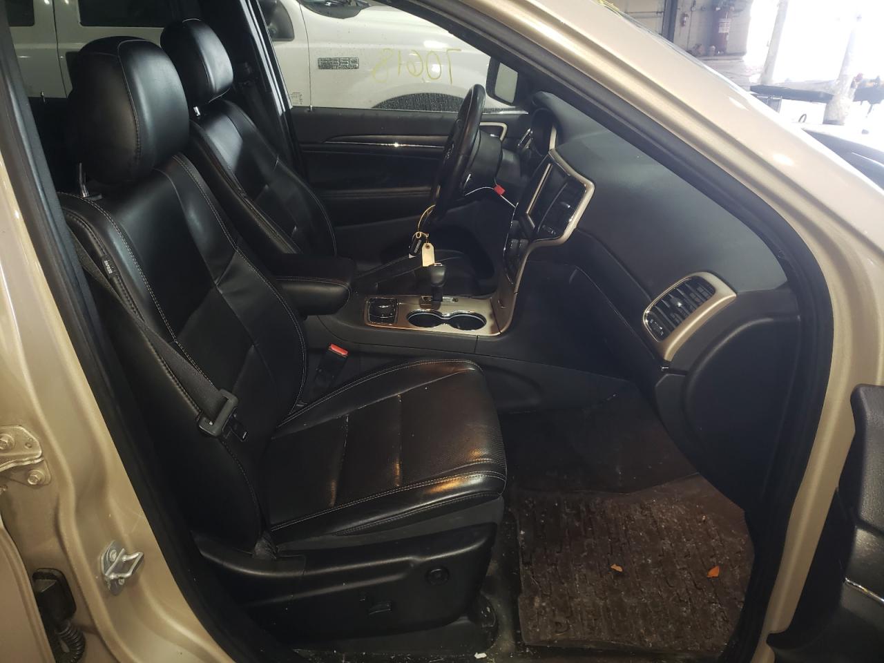 Photo 5 from auction – 2015 JEEP GRAND CHER with VIN 1C4RJFBGXFC839517