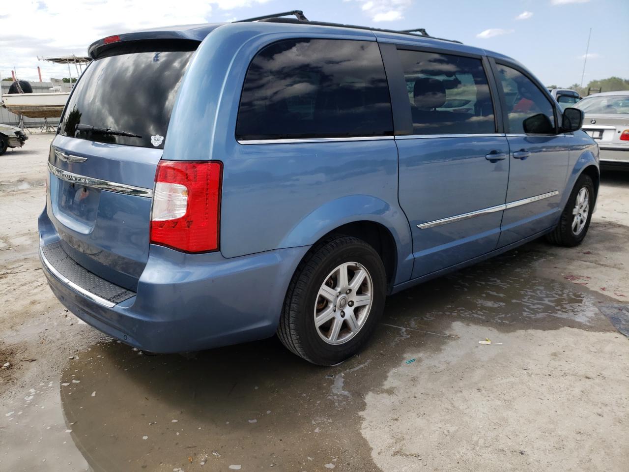 Photo 4 from auction – 2012 CHRYSLER TOWN & COU with VIN 2C4RC1BG7CR211236