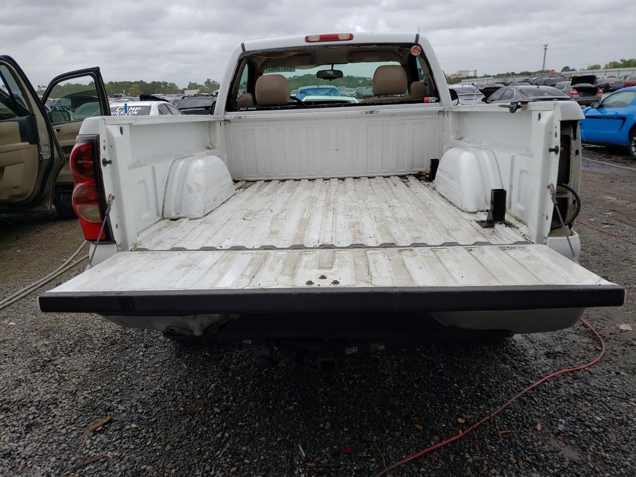 Photo 6 from auction – 2007 CHEVROLET silverado with VIN 1GCEC14X77Z154897