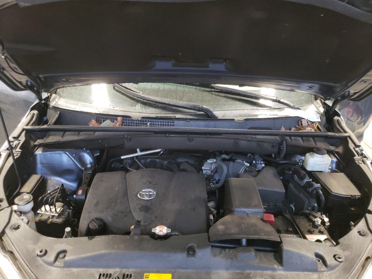 Photo 7 from auction – 2018 TOYOTA HIGHLANDER with VIN 5TDZZRFH0JS257852