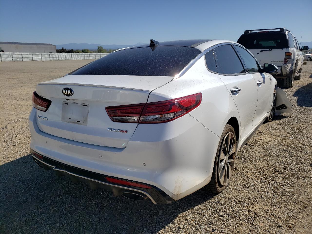 Photo 4 from auction – 2016 KIA OPTIMA SX with VIN 5XXGW4L2XGG037826