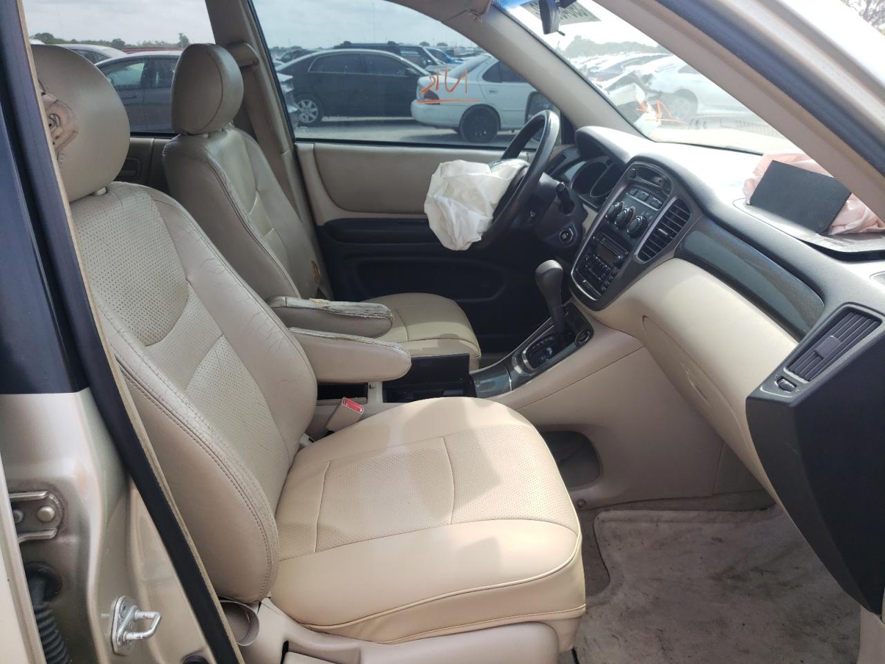 Photo 5 from auction – 2003 TOYOTA HIGHLANDER with VIN JTEGD21A330067682