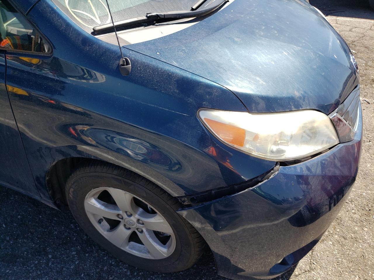 Photo 9 from auction – 2011 TOYOTA SIENNA LE with VIN 5TDKK3DC5BS032712