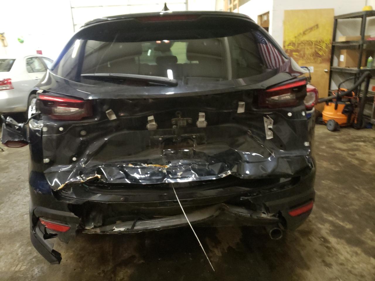 Photo 9 from auction – 2018 MAZDA CX-9 SPORT with VIN JM3TCBBY5J0206507