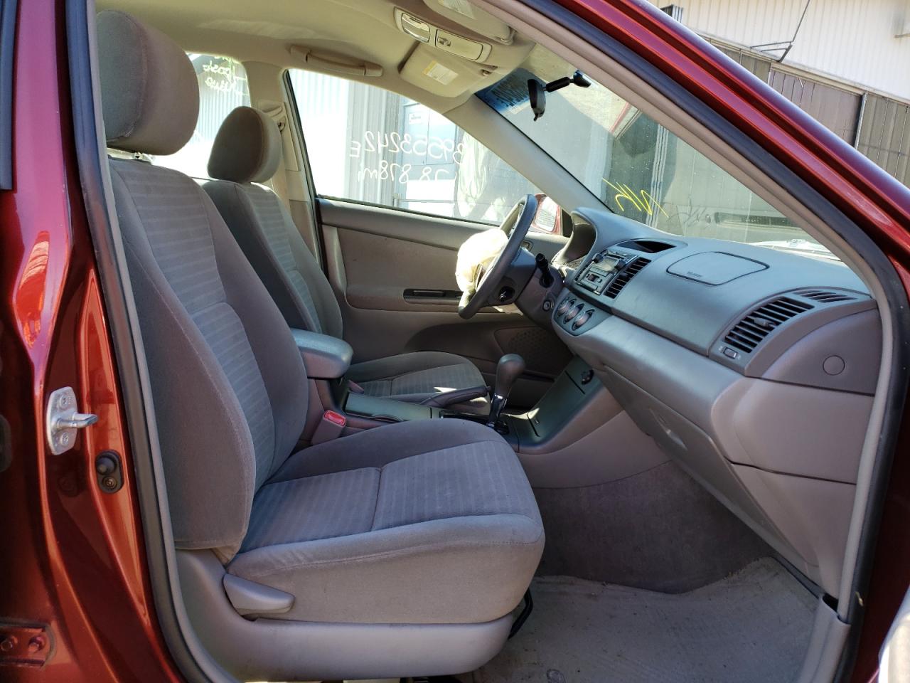 Photo 5 from auction – 2005 TOYOTA CAMRY LE with VIN 4T1BE32K75U397115