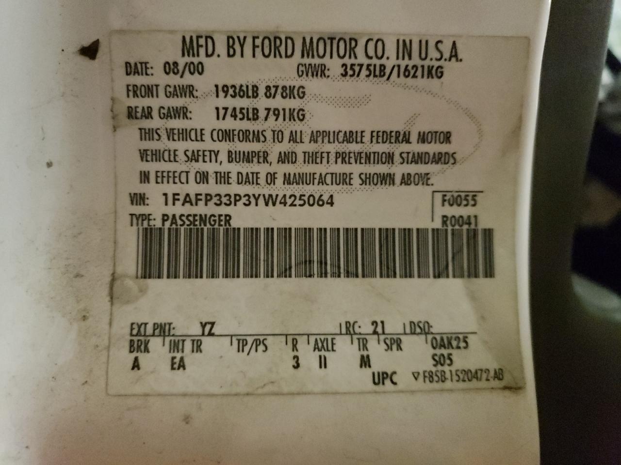 Photo 10 from auction – 2000 FORD FOCUS LX with VIN 1FAFP33P3YW425064