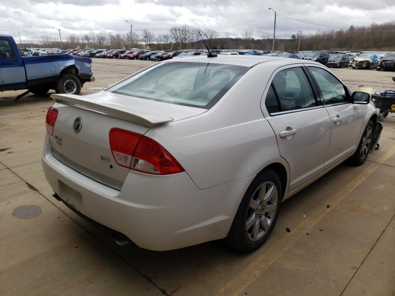 Photo 4 from auction – 2010 MERCURY MILAN PREM with VIN 3MEHM0JG7AR654996