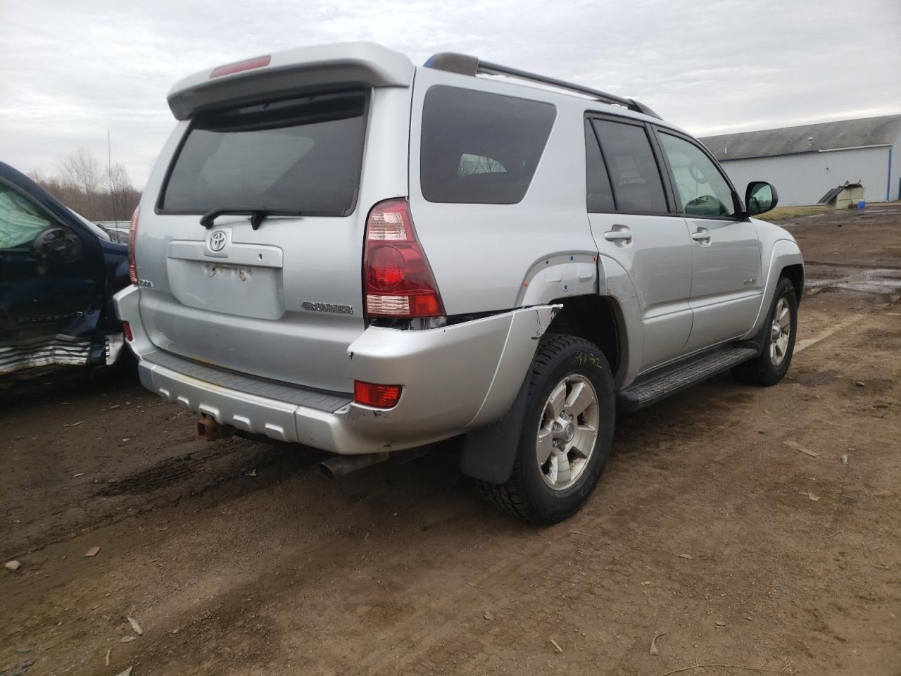 Photo 4 from auction – 2005 TOYOTA 4RUNNER SR with VIN JTEBU14R158041592