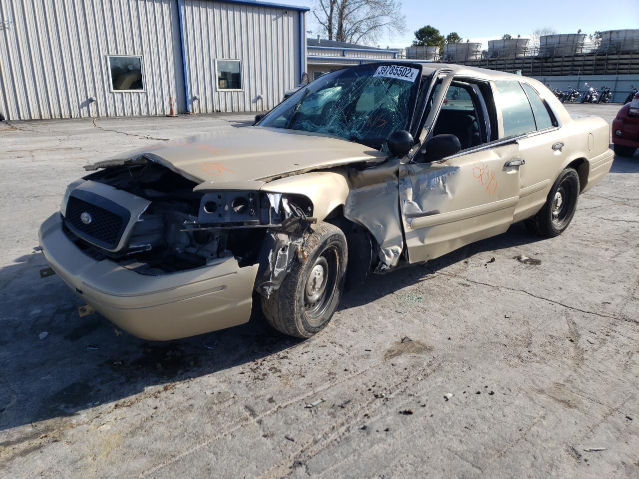 Photo 2 from auction – 2002 FORD CROWN VICT with VIN 2FAFP71W62X160332
