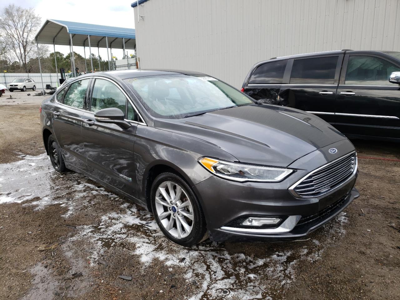FORD FUSION SE 2017 with VIN 3FA6P0LU0HR131242 - Photo from auction