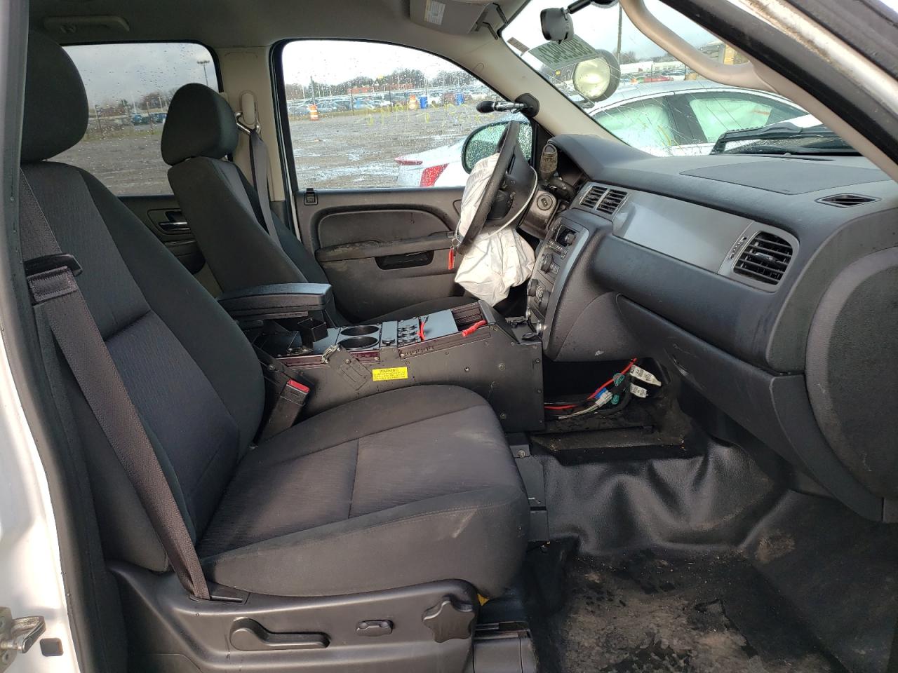 Photo 5 from auction – 2013 CHEVROLET TAHOE POLI with VIN 1GNLC2E00DR172756