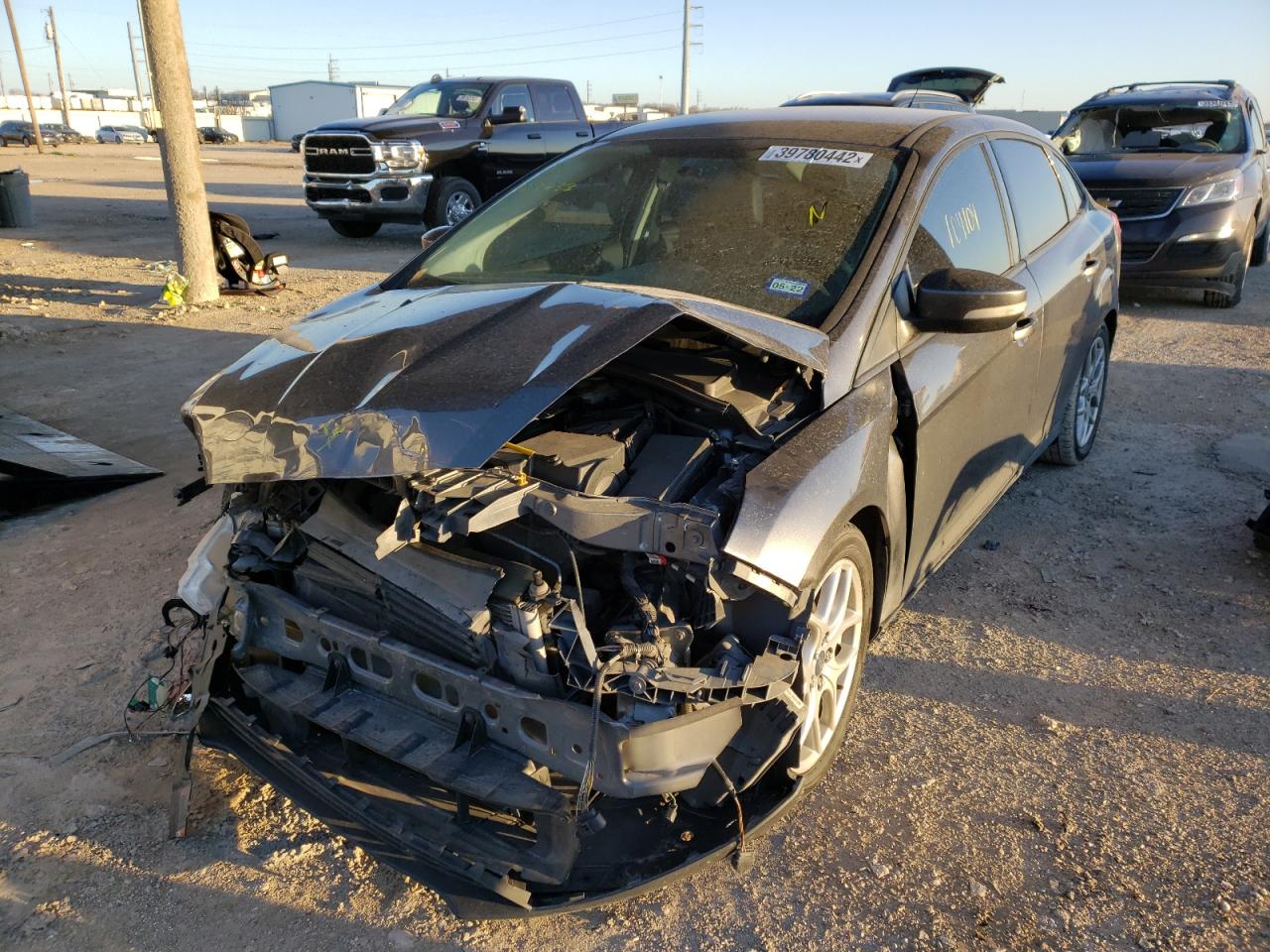 Photo 2 from auction – 2015 FORD FOCUS SE with VIN 1FADP3F26FL323733