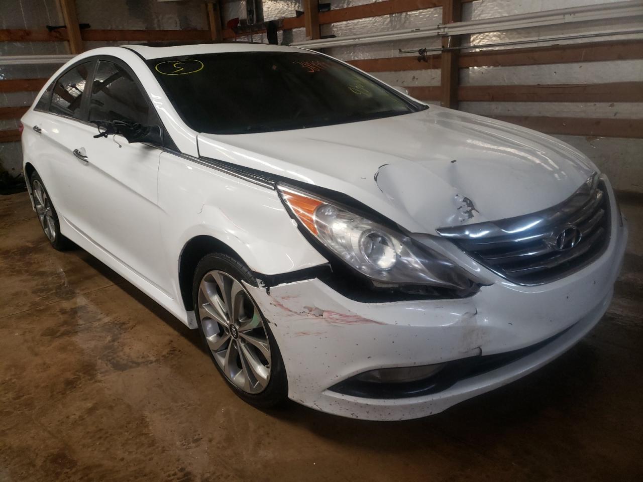 HYUNDAI SONATA SE 2014 with VIN 5NPEC4AB8EH850683 - Photo from auction
