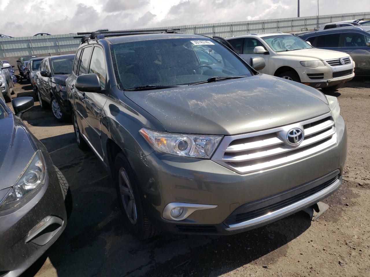 TOYOTA HIGHLANDER 2011 with VIN 5TDBK3EH4BS077098 - Photo from auction
