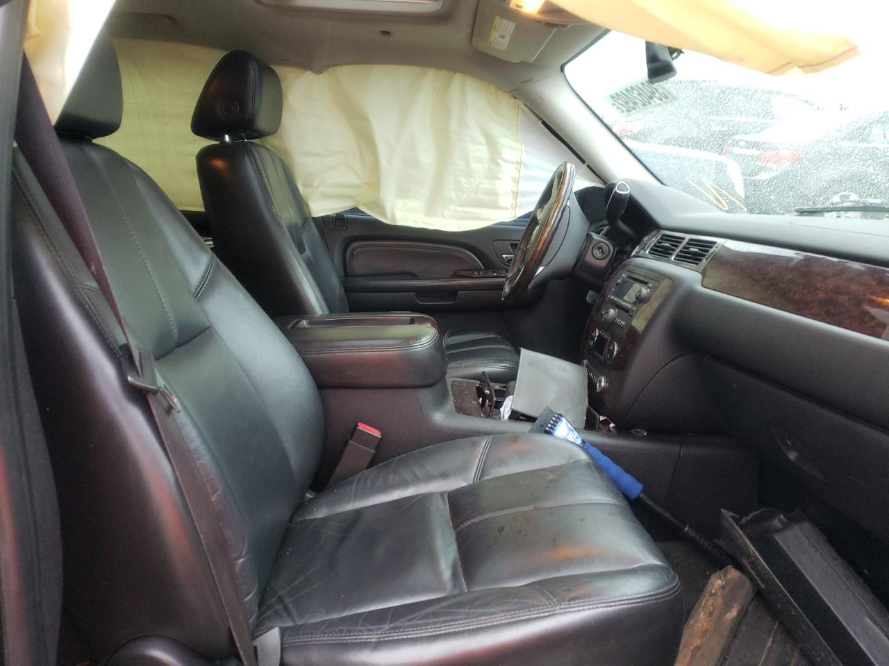 Photo 5 from auction – 2007 GMC YUKON DENA with VIN 1GKFK63877J144162
